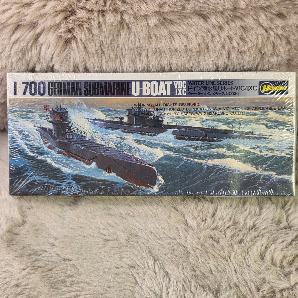 Hasegawa 1/700 German Submarine U Boat VIIC/IXC Water Line Series No 126 44126